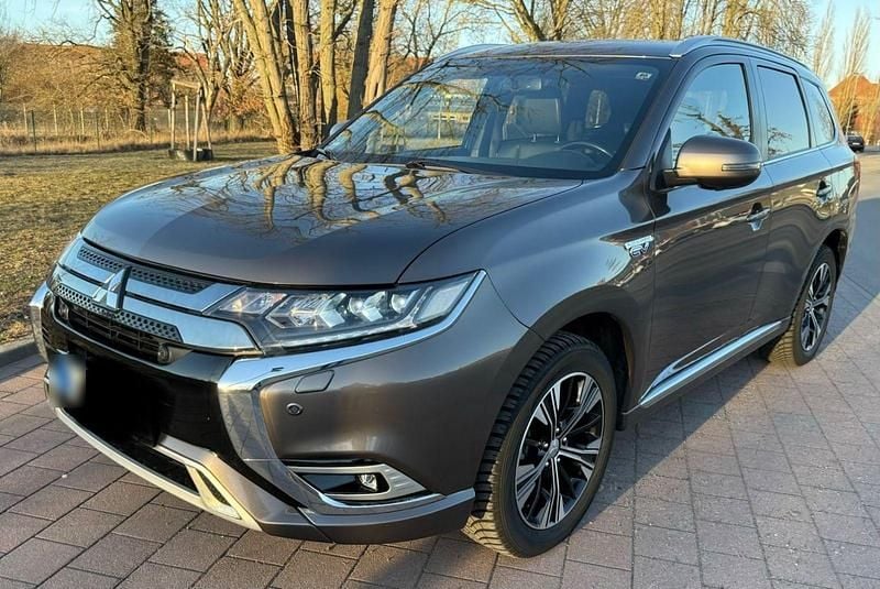Gebraucht Mitsubishi Outlander P-HEV Plus 224 PS (164 kW) 2018 Grau SUV