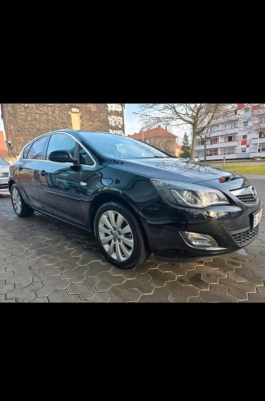 Gebraucht Opel Astra 180 PS (132 kW) 2011 Limousine