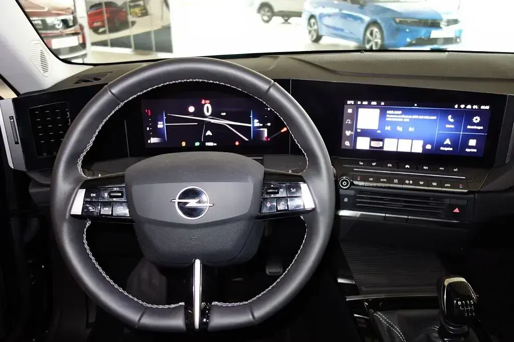 Gebraucht Opel Astra 131 PS (96 kW) 2023 Schwarz Kleinwagen