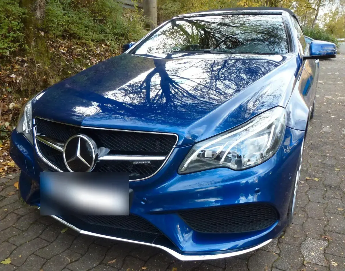 Usado Mercedes E220 AMG 170 CV (125 kW) 2016 Azul Descapotable