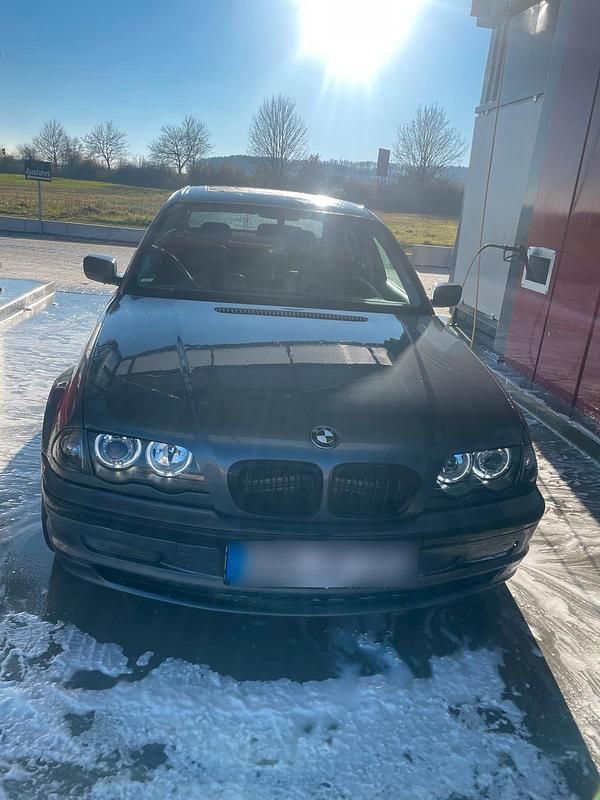 Grau Gebraucht 2001 BMW 325 Limousine | 2.850 € (Guter Preis) - Bild 1/4