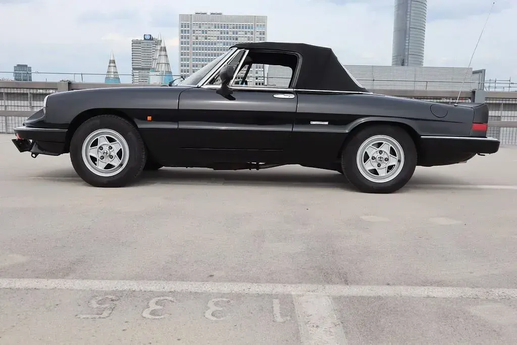 Gebraucht Alfa Romeo Spider 116 PS (85 kW) 1989 Schwarz Cabrio