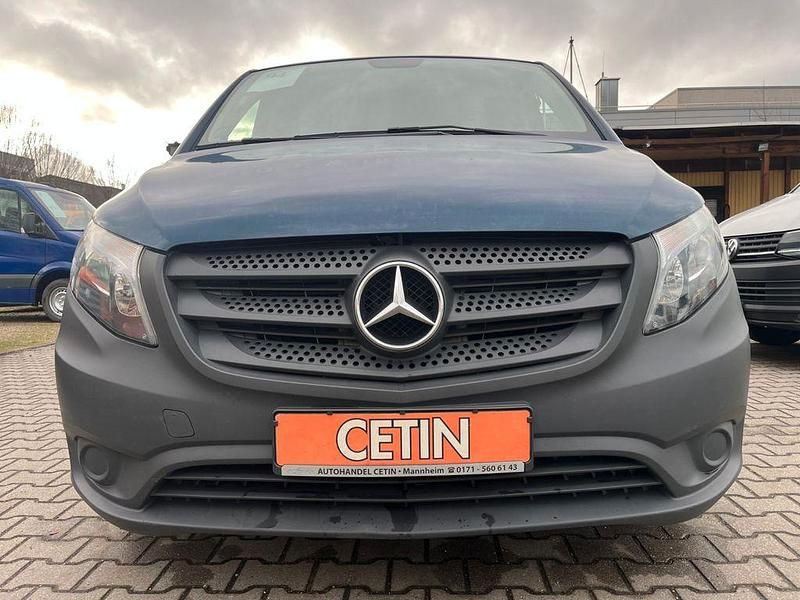 Gebraucht Mercedes Vito 114 PS (83 kW) 2018 Blau Van
