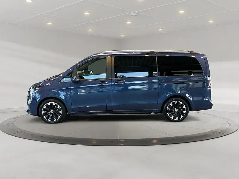 Gebraucht Mercedes V250 190 PS (139 kW) 2025 Sodalithblau met. Van / Kleinbus