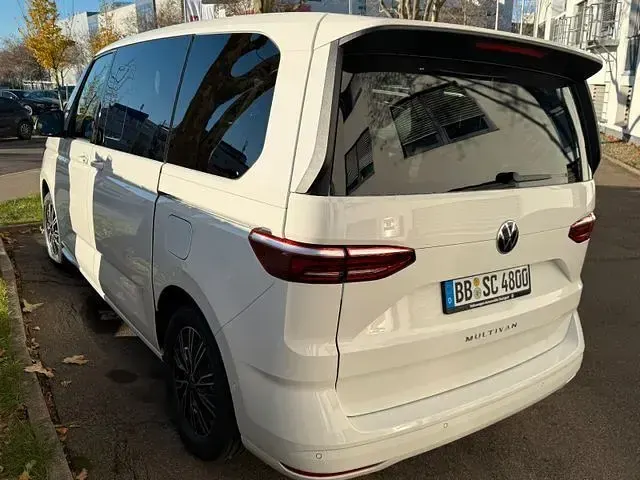 Gebraucht VW Multivan 150 PS (110 kW) 2024 Van / Kleinbus