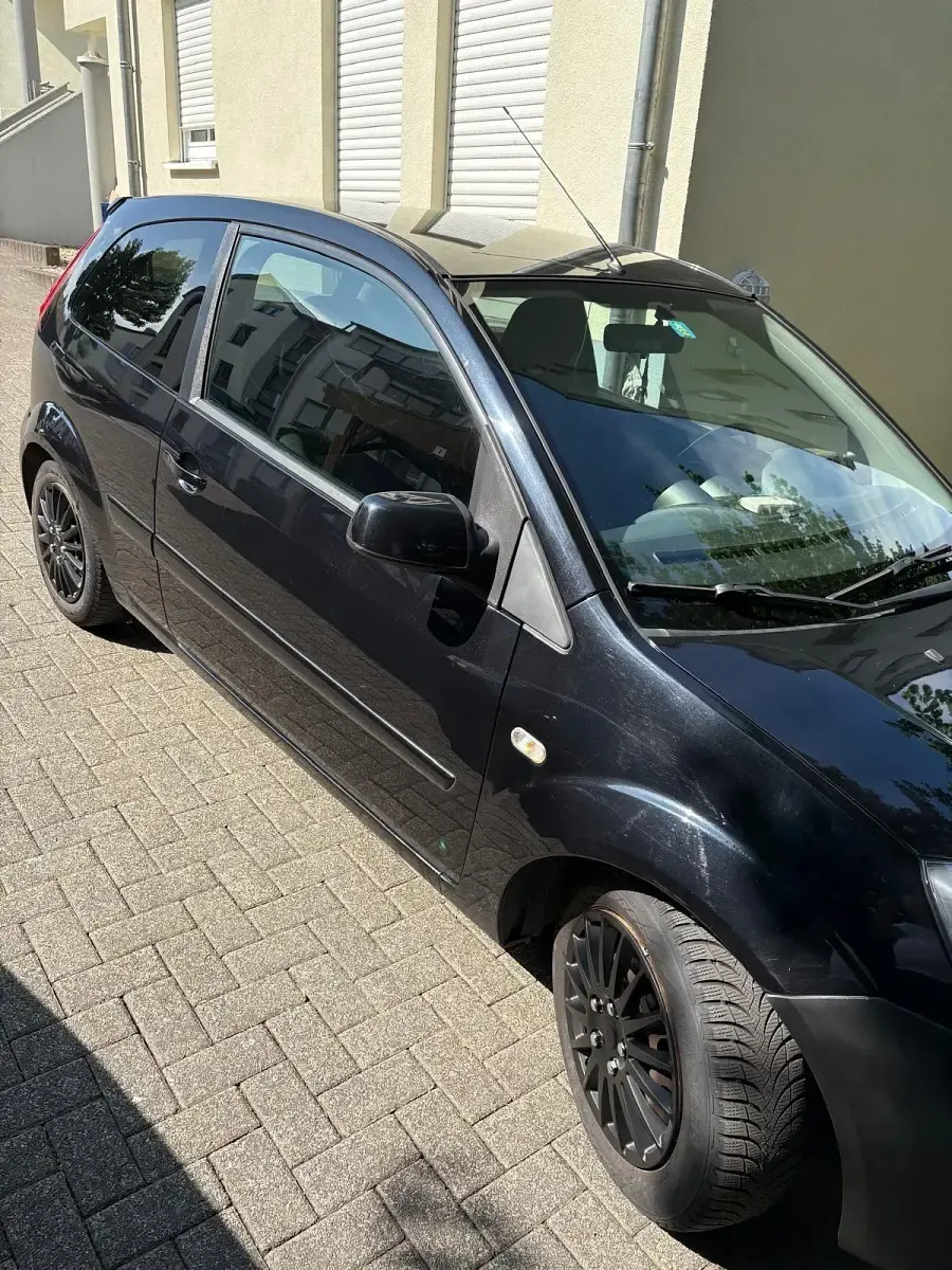 Gebraucht Ford Fiesta 70 PS (51 kW) 2008 Schwarz Kleinwagen