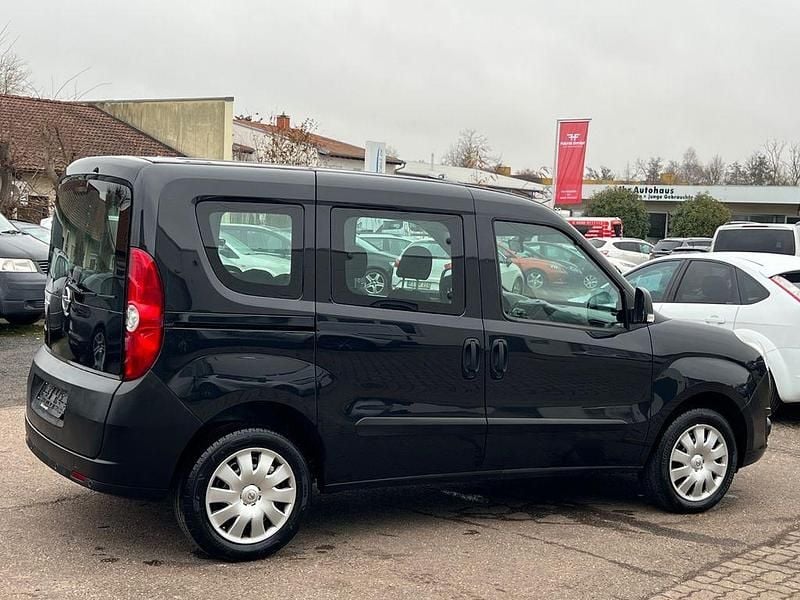 Gebraucht Opel Combo Edition 95 PS (69 kW) 2018 Schwarz Van / Kleinbus