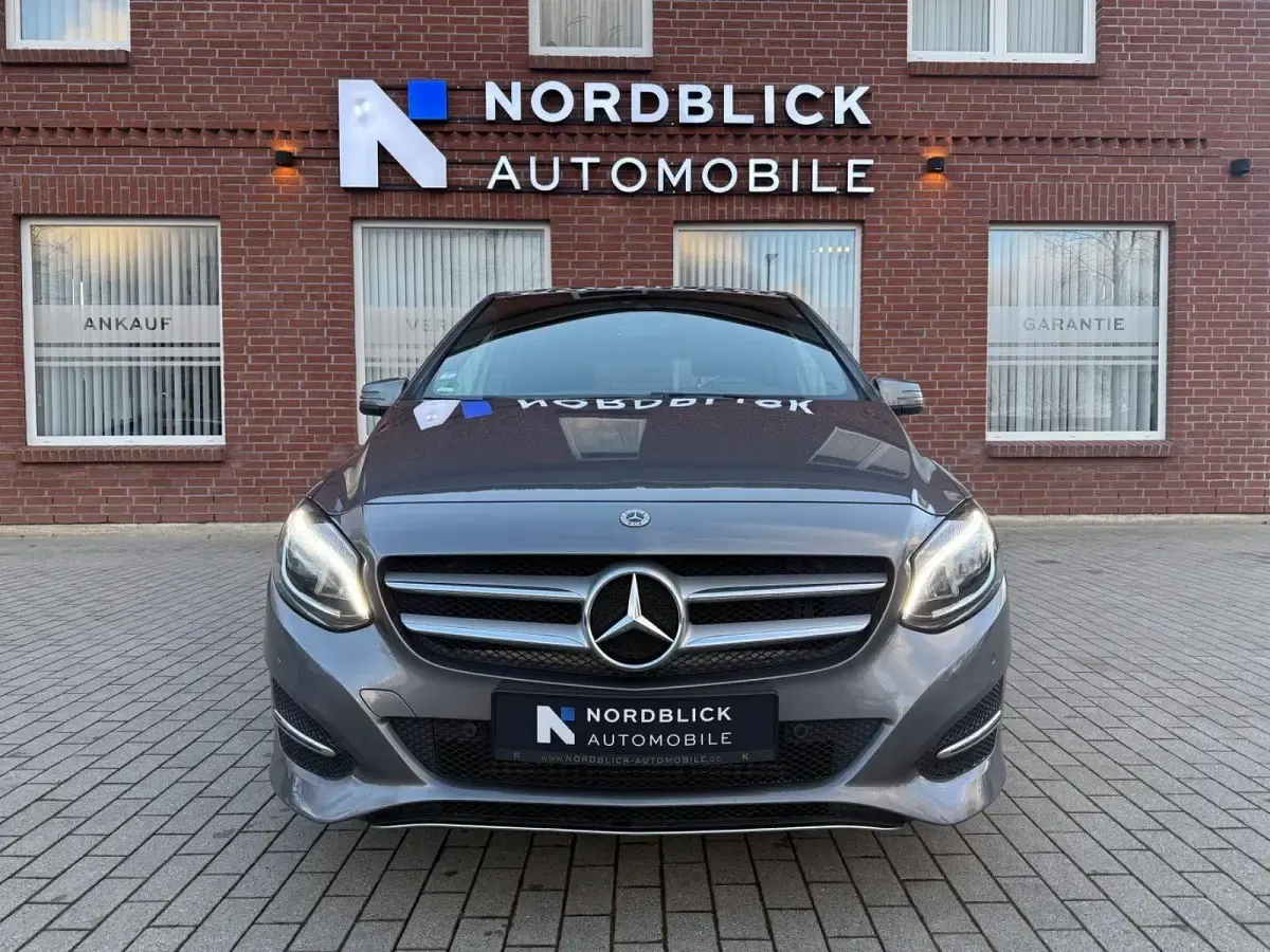 Gebraucht Mercedes 220 Edition 177 PS (130 kW) 2018 Grau Limousine