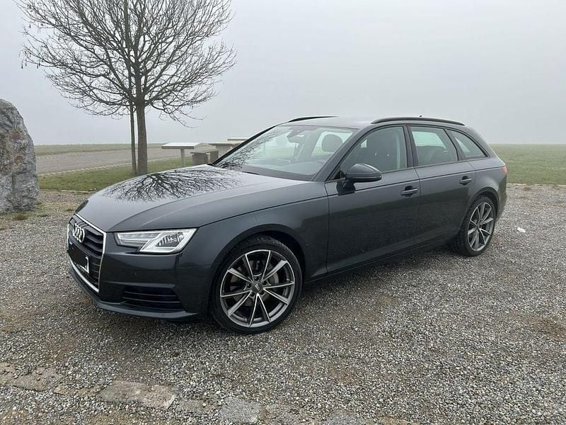 Gebraucht Audi A4 Basis 190 PS (139 kW) 2016 Grau Kombi