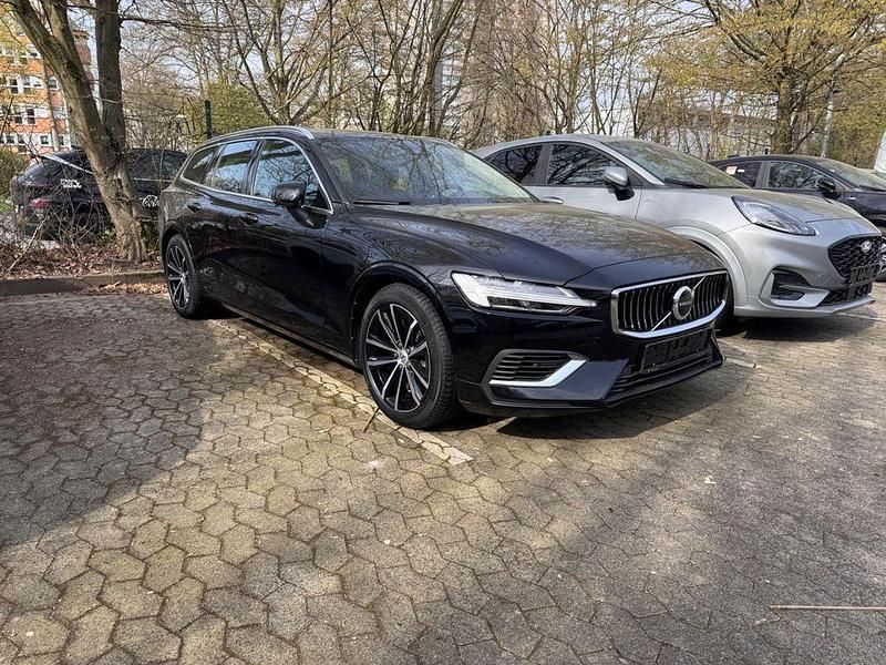 Gebraucht Volvo V60 Core 253 PS (186 kW) 2022 Schwarz Kombi