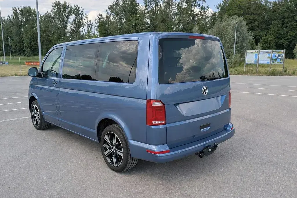 Gebraucht VW Multivan Trendline 150 PS (110 kW) 2017 Blau Van / Kleinbus
