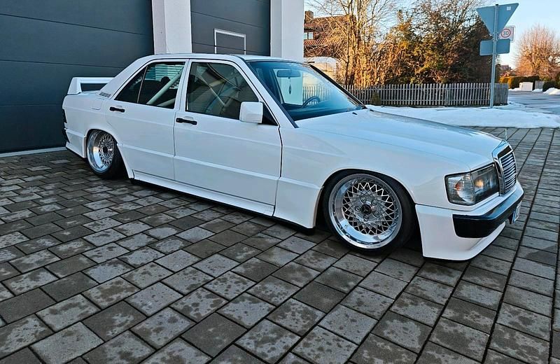 Gebraucht Mercedes 190 122 PS (89 kW) 1991 Weiß Limousine