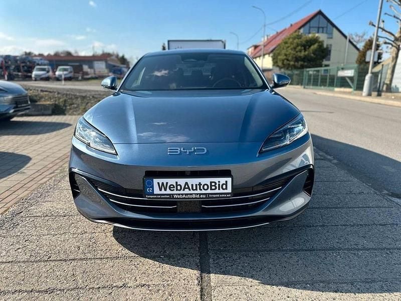 Gebraucht BYD Seal 212 PS (155 kW) 2025 Silber Limousine