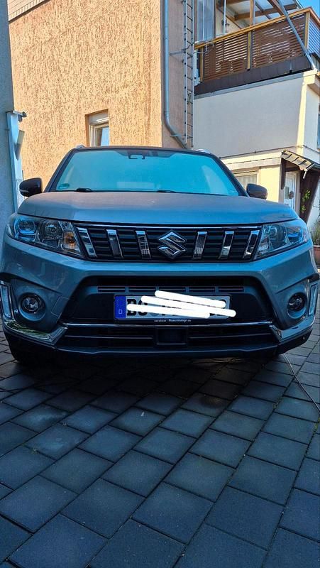 Gebraucht Suzuki Vitara 140 PS (102 kW) 2019 Grau SUV