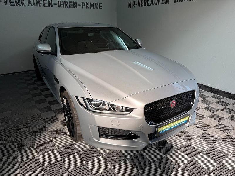 Gebraucht Jaguar XE R-Sport 179 PS (131 kW) 2017 Silber Limousine