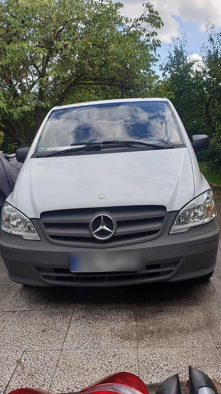 Weiß Gebraucht 2014 Mercedes Vito Van / Kleinbus | 9.500 € - Bild 1/4