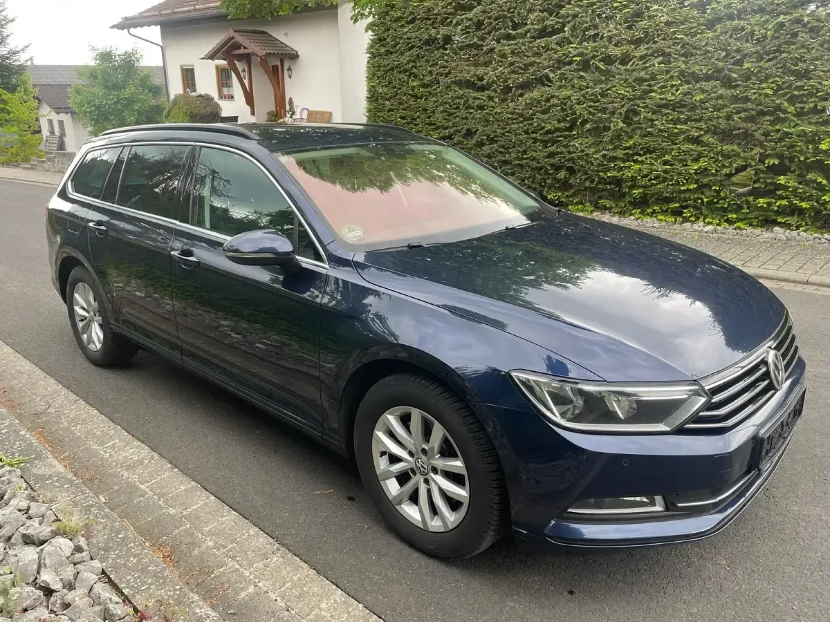 Gebraucht VW Passat Comfortline 150 PS (110 kW) 2015 Blau Limousine