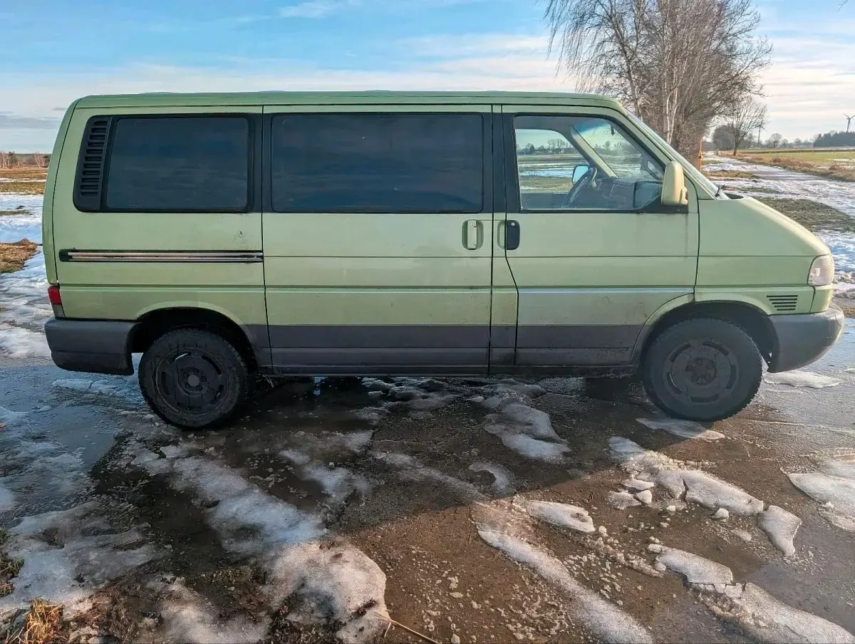 Gebraucht VW Multivan 102 PS (75 kW) 1997 Grün Van / Kleinbus