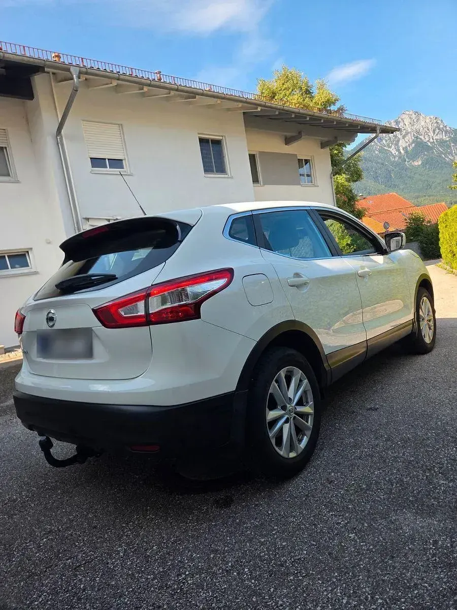 Gebraucht Nissan Qashqai Acenta 116 PS (85 kW) 2014 Weiß SUV