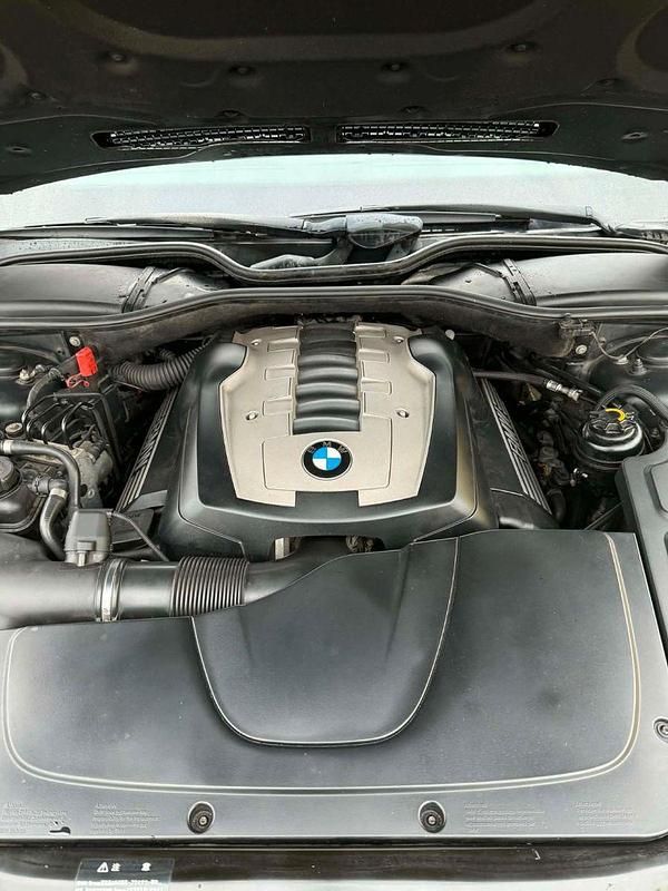Gebraucht BMW 740 306 PS (225 kW) 2007 Schwarz Limousine
