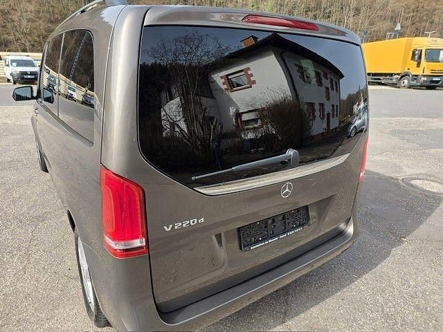 Gebraucht Mercedes V220 Edition 163 PS (119 kW) 2018 Grau Van / Kleinbus