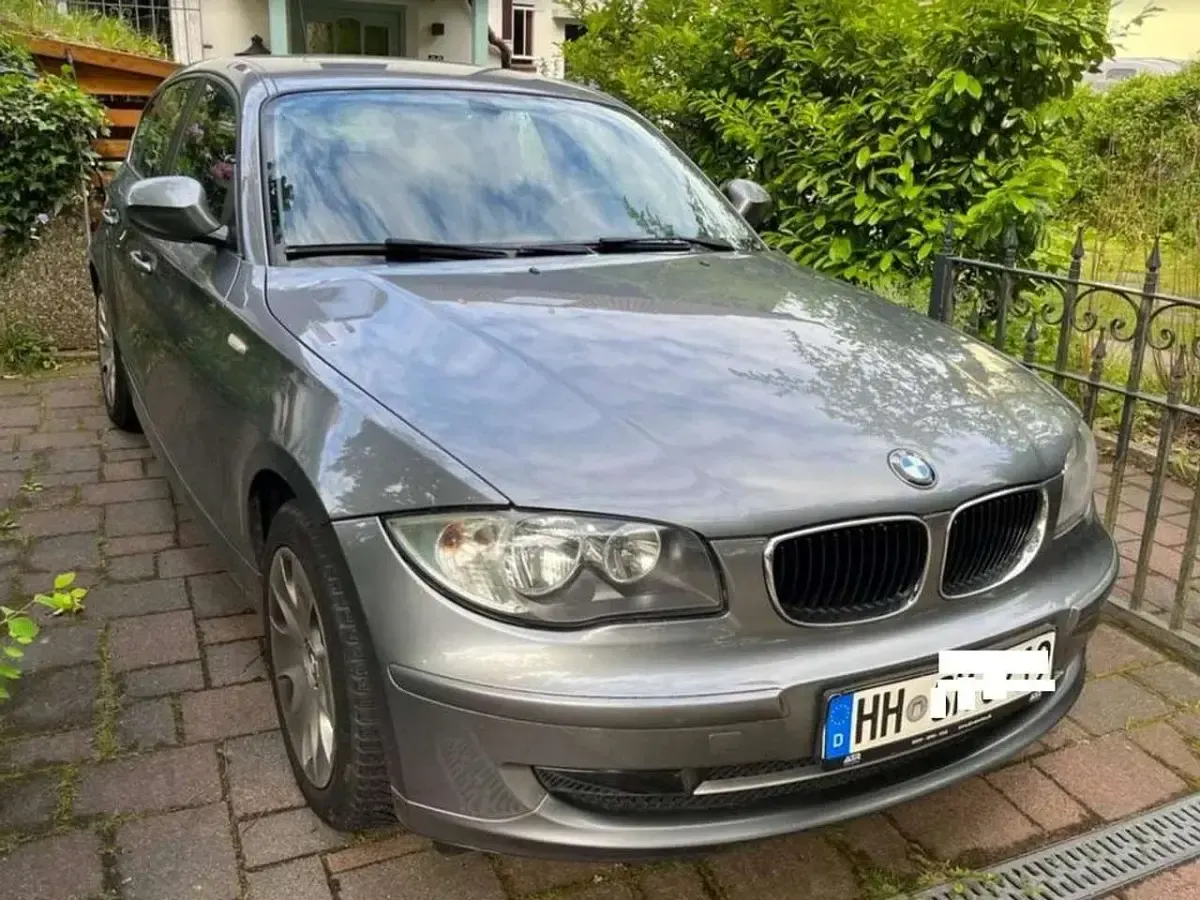 Gebraucht BMW 116 122 PS (89 kW) 2011 Grau Kleinwagen