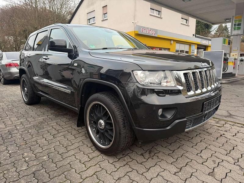 Gebraucht Jeep Grand Cherokee Overland 241 PS (177 kW) 2011 Brilliant black crystal pearl SUV