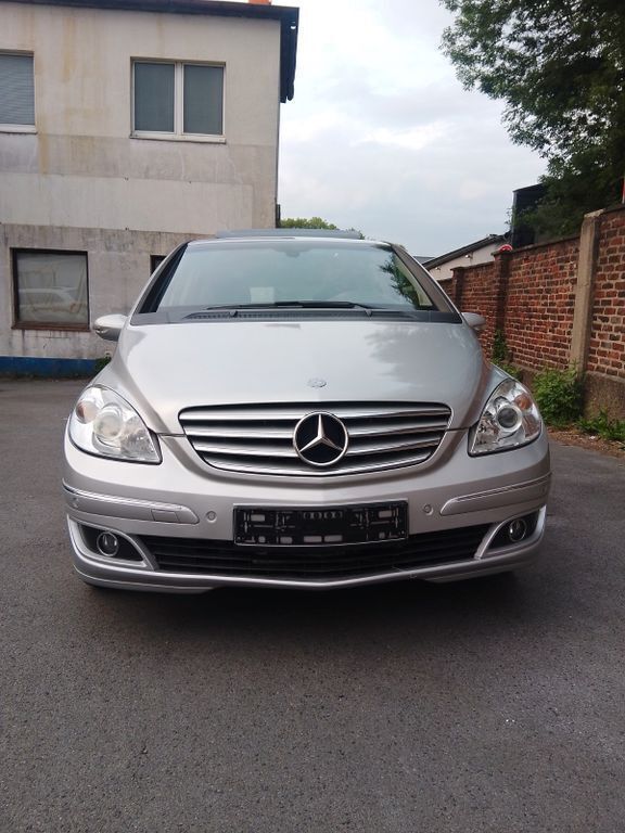 Silber Gebraucht 2006 Mercedes B200 Van / Kleinbus | 5.950 € (Etwas zu teuer) - Bild 1/4
