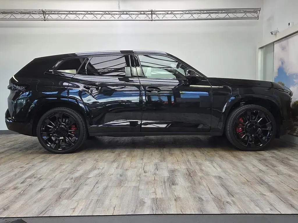 Używany BMW XM Performance 476 KM (350 kW) 2025 Czarny SUV