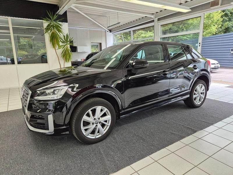 Schwarz Gebraucht 2017 Audi Q2 Design SUV | 16.590 € (Fairer Preis) - Bild 1/4