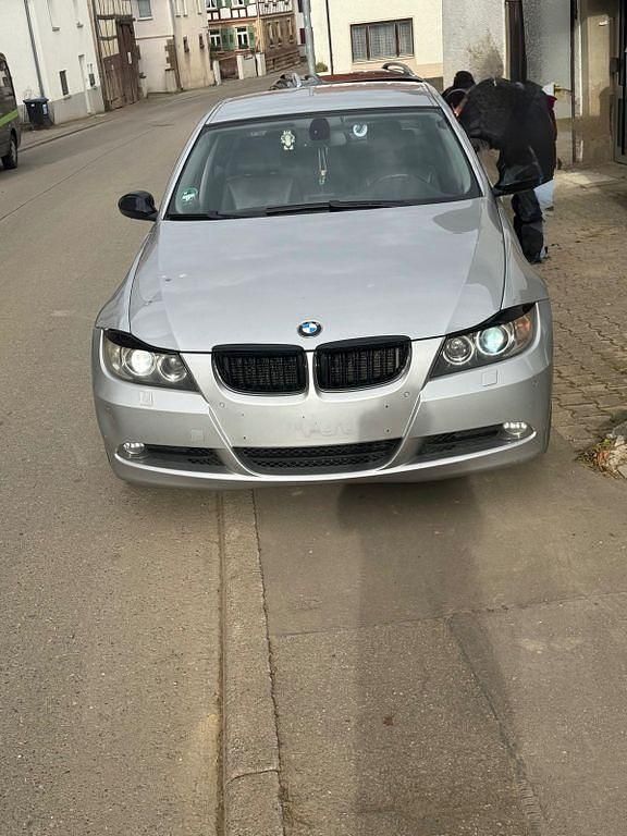 Gebraucht BMW 320 204 PS (150 kW) 2006 Silber Limousine