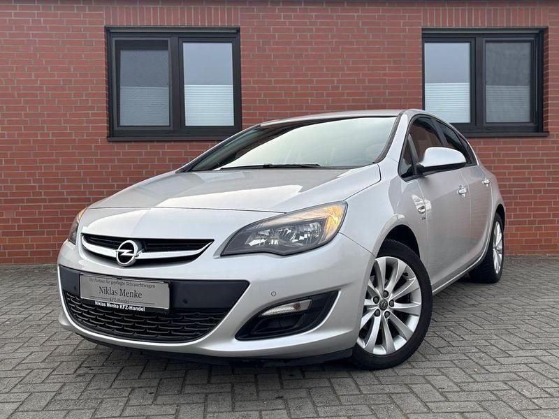 Gebraucht Opel Astra Active 140 PS (102 kW) 2013 Silber Limousine