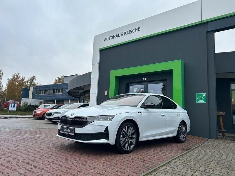 Weiß Neu 2025 Skoda Octavia SportLine Limousine | 39.300 € (Teuer) - Bild 1/4