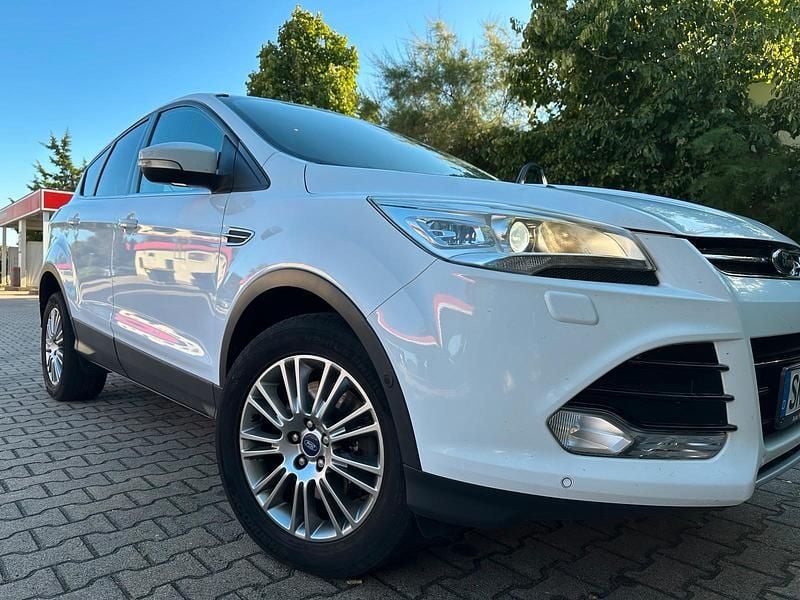 Weiß Gebraucht 2013 Ford Kuga SUV | 6.950 € (Guter Preis) - Bild 1/4