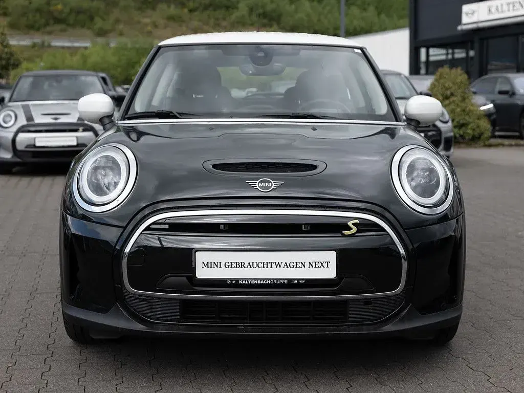 Gebraucht Mini Cooper SE Classic 135 kW (184 PS) 2023 Schwarz Kleinwagen
