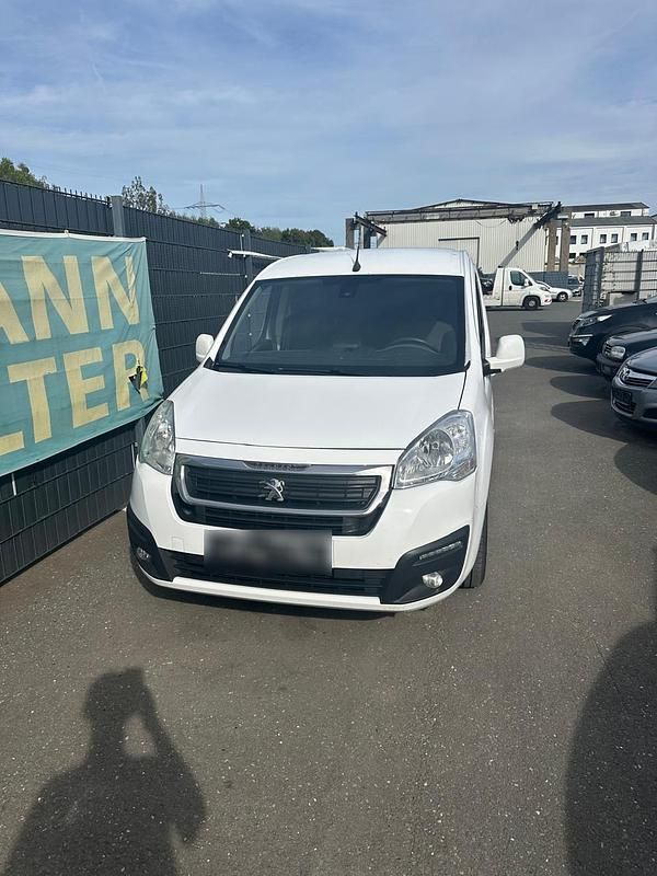 Gebraucht Peugeot Partner 99 PS (72 kW) 2017 Weiß