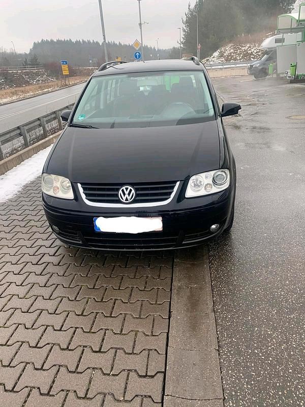 Schwarz Gebraucht 2006 VW Touran Van / Kleinbus | 3.999 € (Teuer) - Bild 1/4