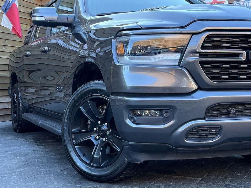 Gebraucht Dodge Ram 401 PS (294 kW) 2021 Grau Pickup