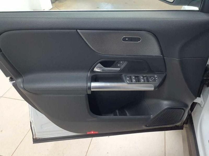 Gebraucht Mercedes GLA200 Progressive 150 PS (110 kW) 2023 Digitalweiß metallic SUV