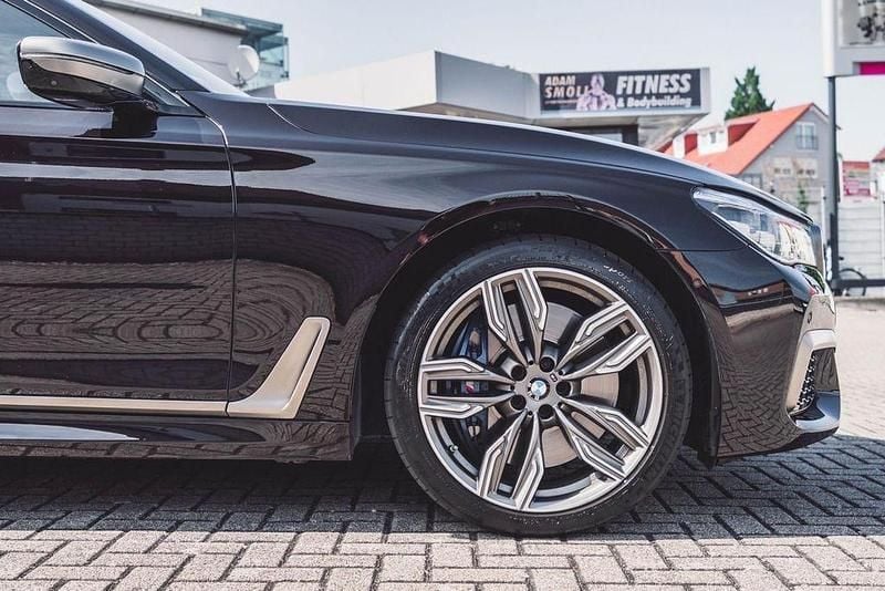Gebraucht BMW M760 Performance 609 PS (447 kW) 2018 Schwarz Limousine