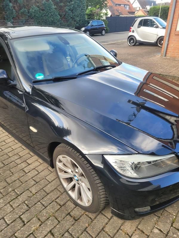 Schwarz Gebraucht 2010 BMW 318 Limousine | 7.000 € (Fairer Preis) - Bild 1/4