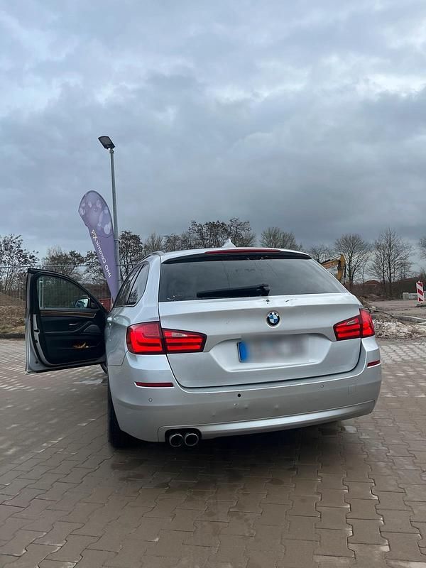 Gebraucht BMW 525 218 PS (160 kW) 2012 Grau Kombi