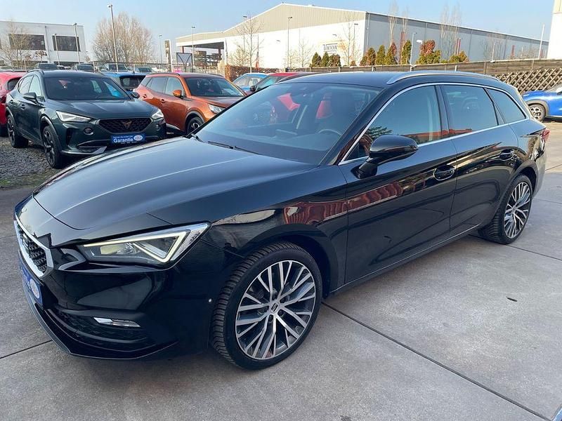Schwarz Gebraucht 2020 Seat Leon XCELLENCE Limousine | 19.999 € (Fairer Preis) - Bild 1/4