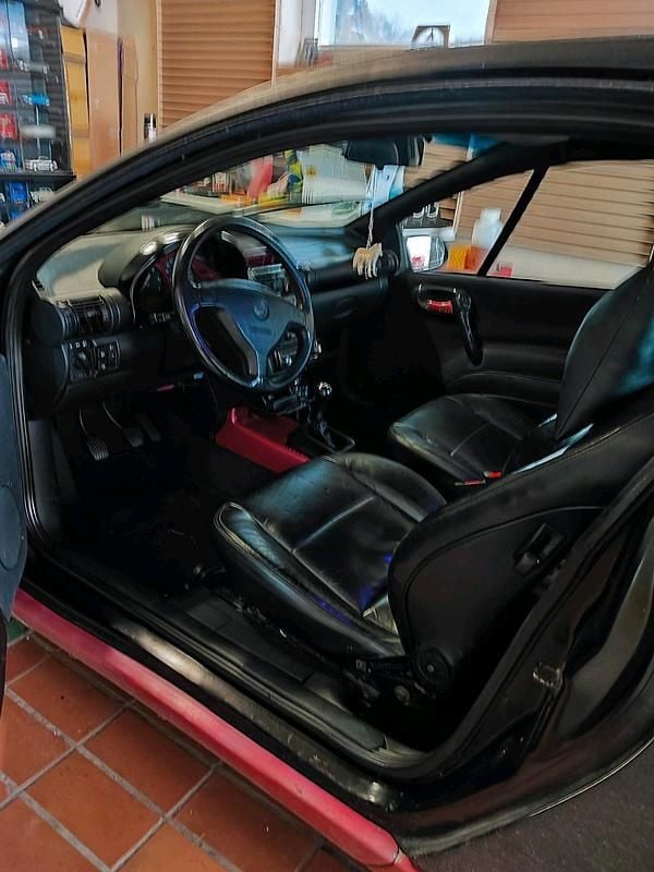 Gebraucht Opel Tigra 90 PS (66 kW) 1999 Schwarz Coupé