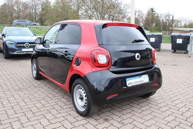 Second-hand Smart ForFour Basis 71 CP (52 kW) 2017 Negru Hatchback