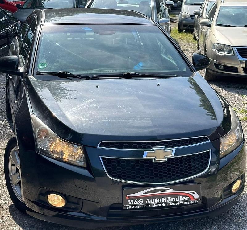 Silber Gebraucht 2009 Chevrolet Cruze Limousine | 2.999 € (Guter Preis) - Bild 1/4