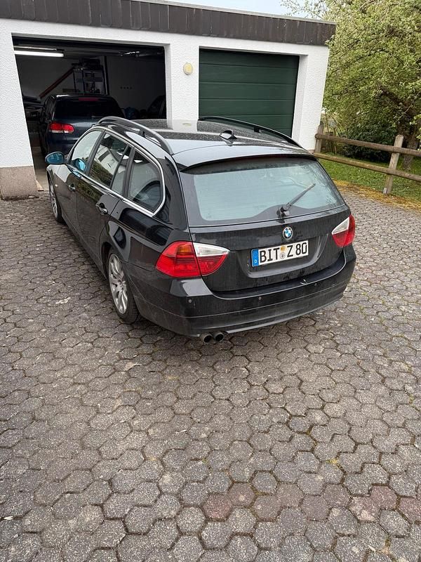 Gebraucht BMW 325 197 PS (144 kW) 2006 Schwarz Kombi