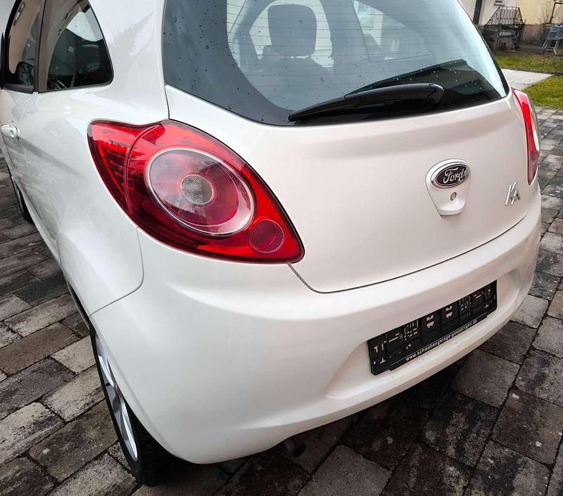 Gebraucht Ford Ka 69 PS (50 kW) 2014 Weiß Kleinwagen