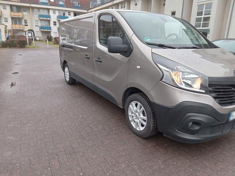 Gebraucht Renault Trafic 145 PS (106 kW) 2017 Beige Van / Kleinbus