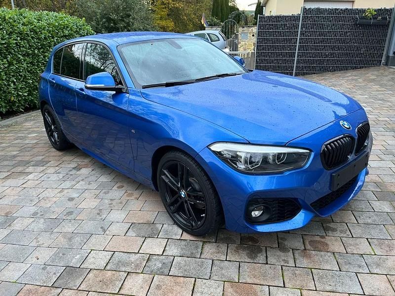 Blau Gebraucht 2019 BMW 118 M Sport Kleinwagen | 18.199 € (Guter Preis) - Bild 1/4